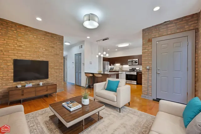 $8,345,000 | 4358 South Prairie Avenue, Chicago, IL 60653