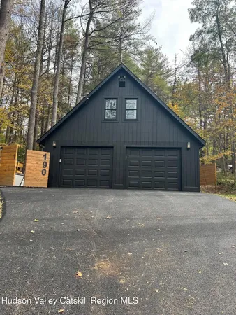 $1,350 | 190 Green Lake Road, Athens, NY 12451