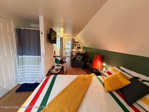 $1,350 | 190 Green Lake Road, Athens, NY 12451