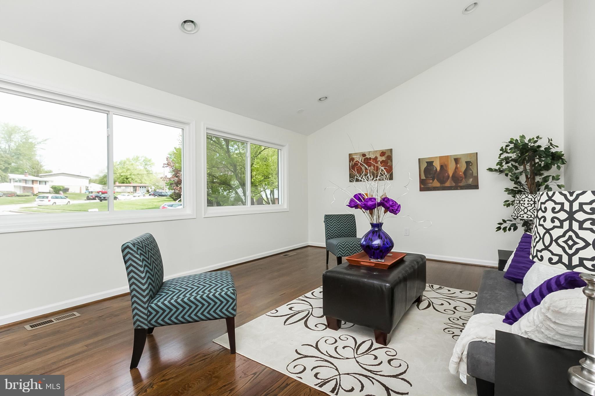 7310 Kathydale Road Baltimore, MD 21207 - Photo 5 of 30 Living Room