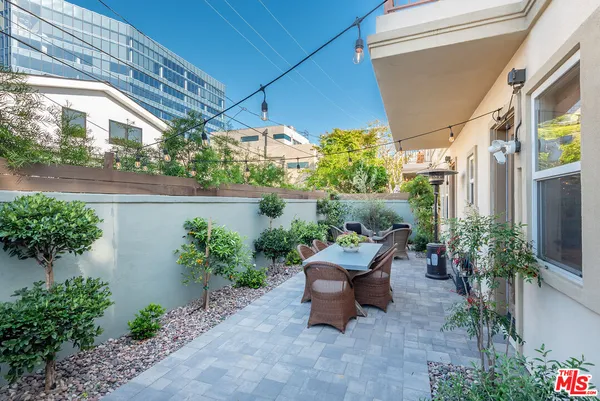 $1,899,000 | 2112 Butler Avenue, Los Angeles, CA 90025
