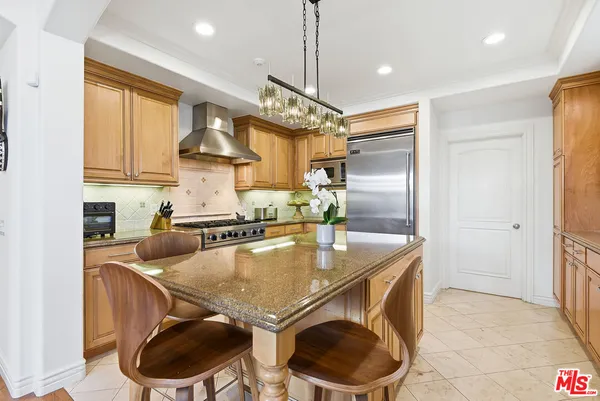 $1,899,000 | 2112 Butler Avenue, Los Angeles, CA 90025