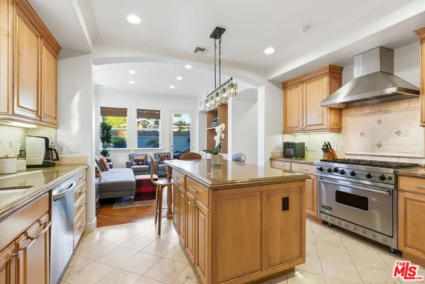 $1,899,000 | 2112 Butler Avenue, Los Angeles, CA 90025