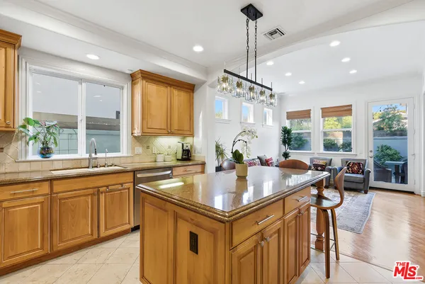 $1,899,000 | 2112 Butler Avenue, Los Angeles, CA 90025