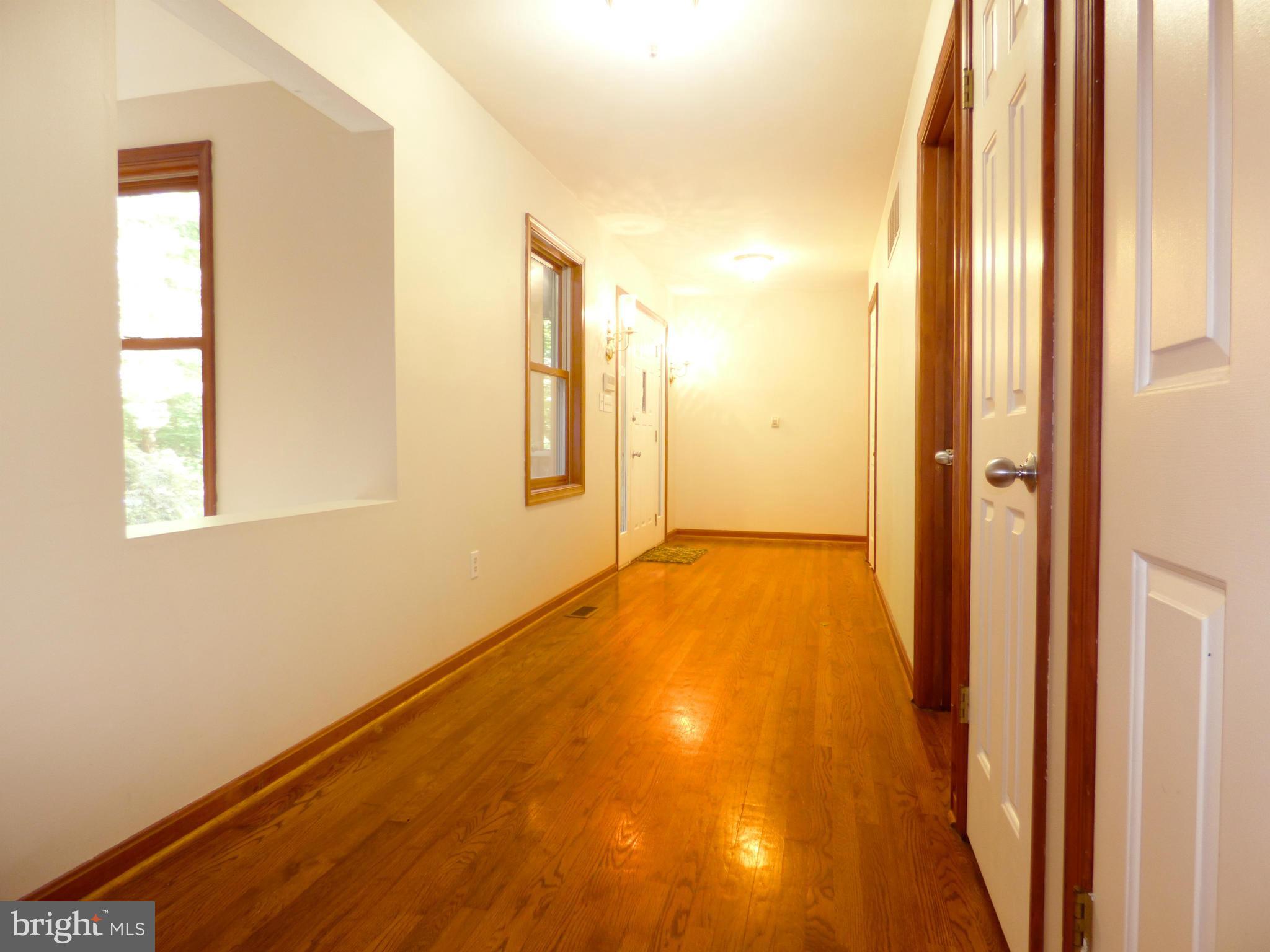 13012 Forest Drive Bowie, MD 20715 - Photo 3 of 23 Interior (General)