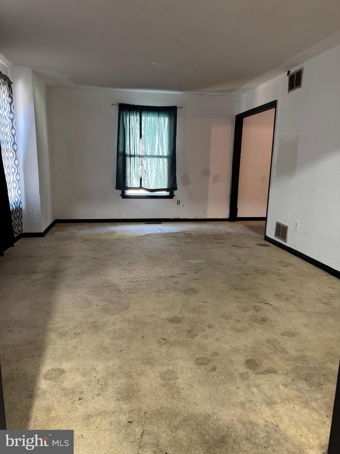 31939 Downing Road Delmar, MD 21875 - Photo 16 of 34 an empty room with windows