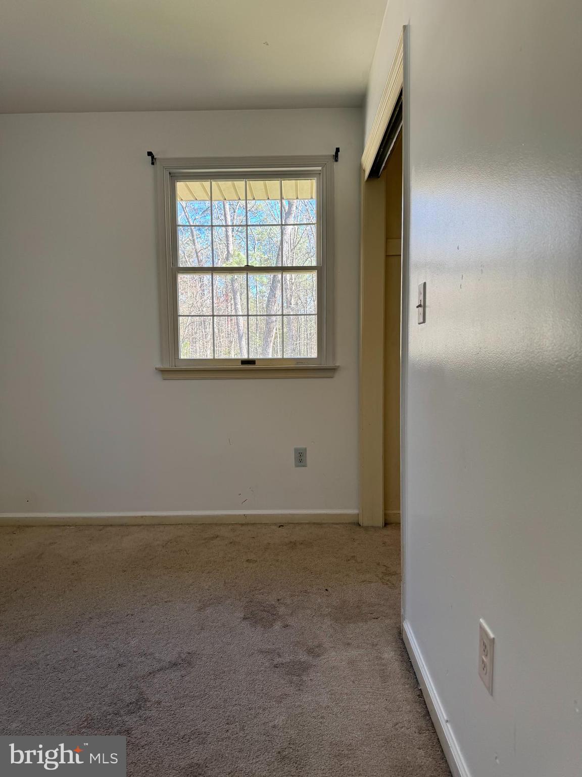 31939 Downing Road Delmar, MD 21875 - Photo 24 of 34 an empty room with a window