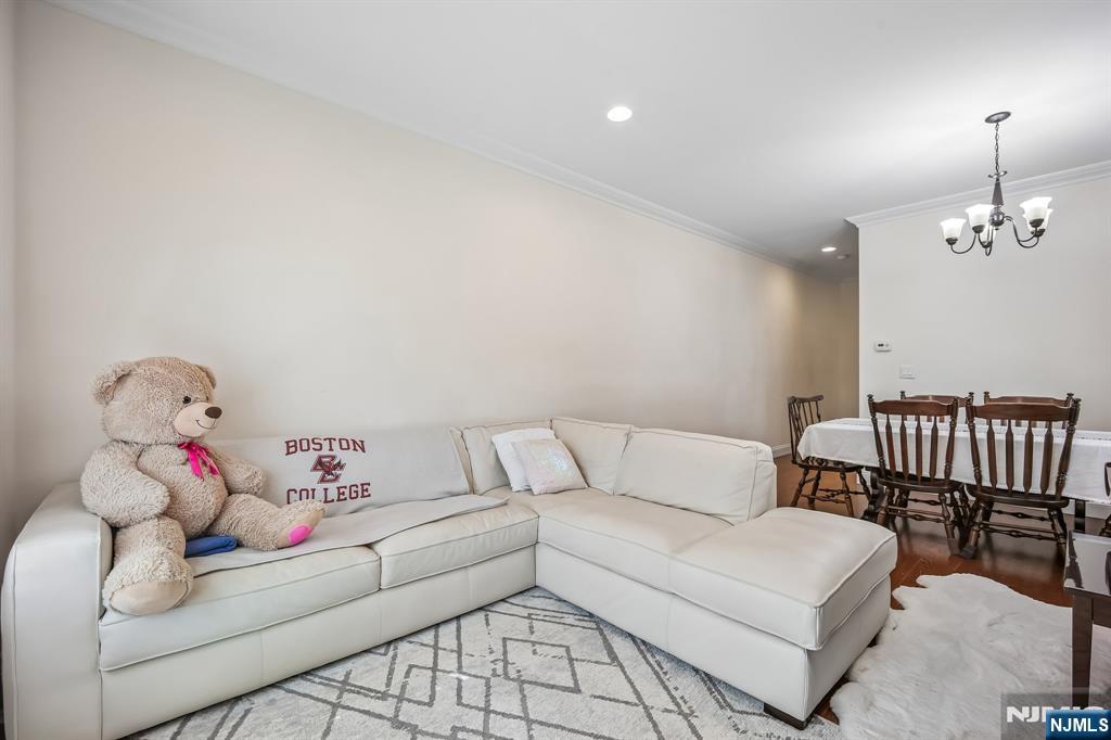 39 Grove Street, Unit B Tenafly, NJ 07670 - Photo 4 of 24