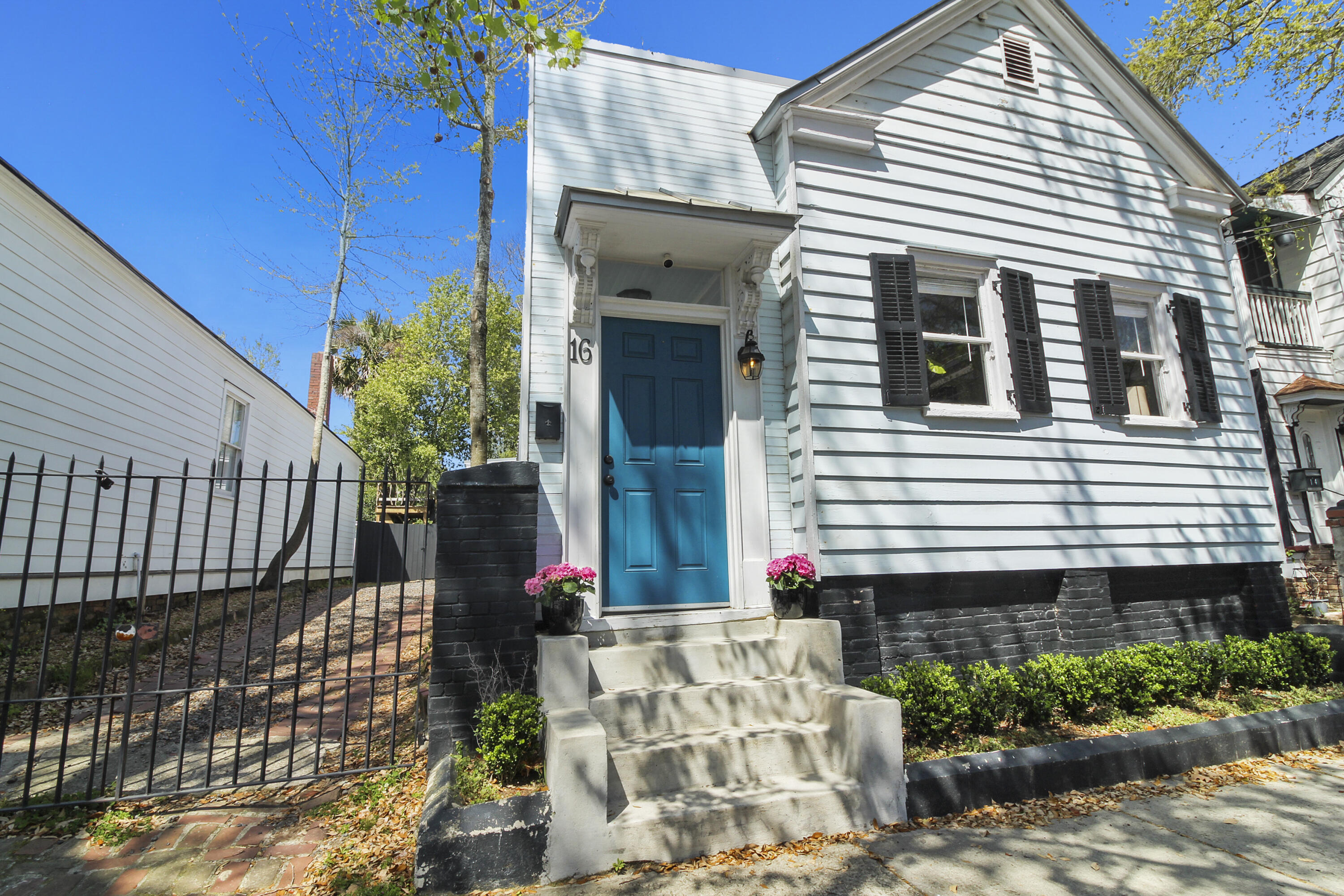 16 Moultrie Street Charleston, SC 29403 - Photo 2 of 43 IMG_7831