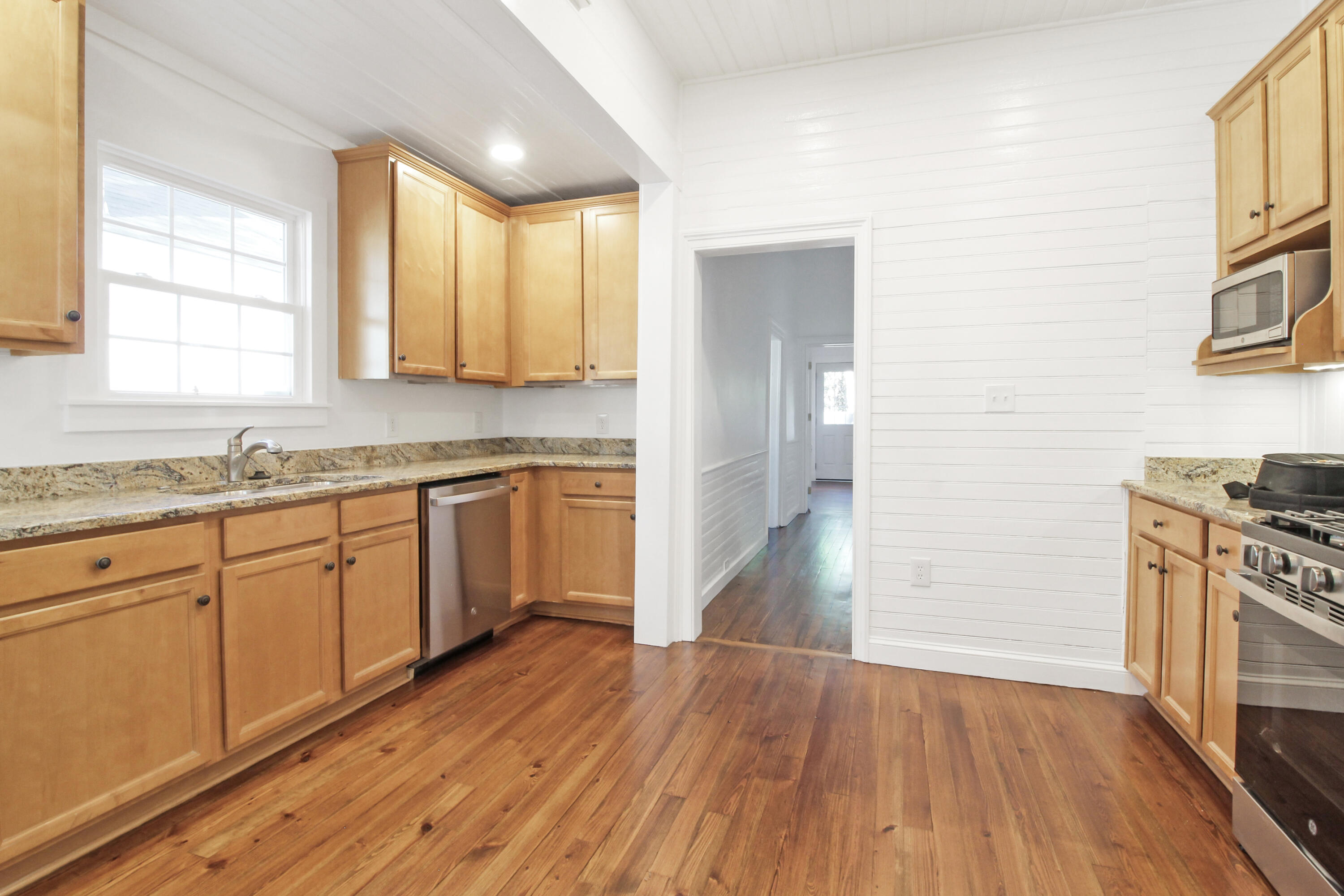 16 Moultrie Street Charleston, SC 29403 - Photo 23 of 43 14