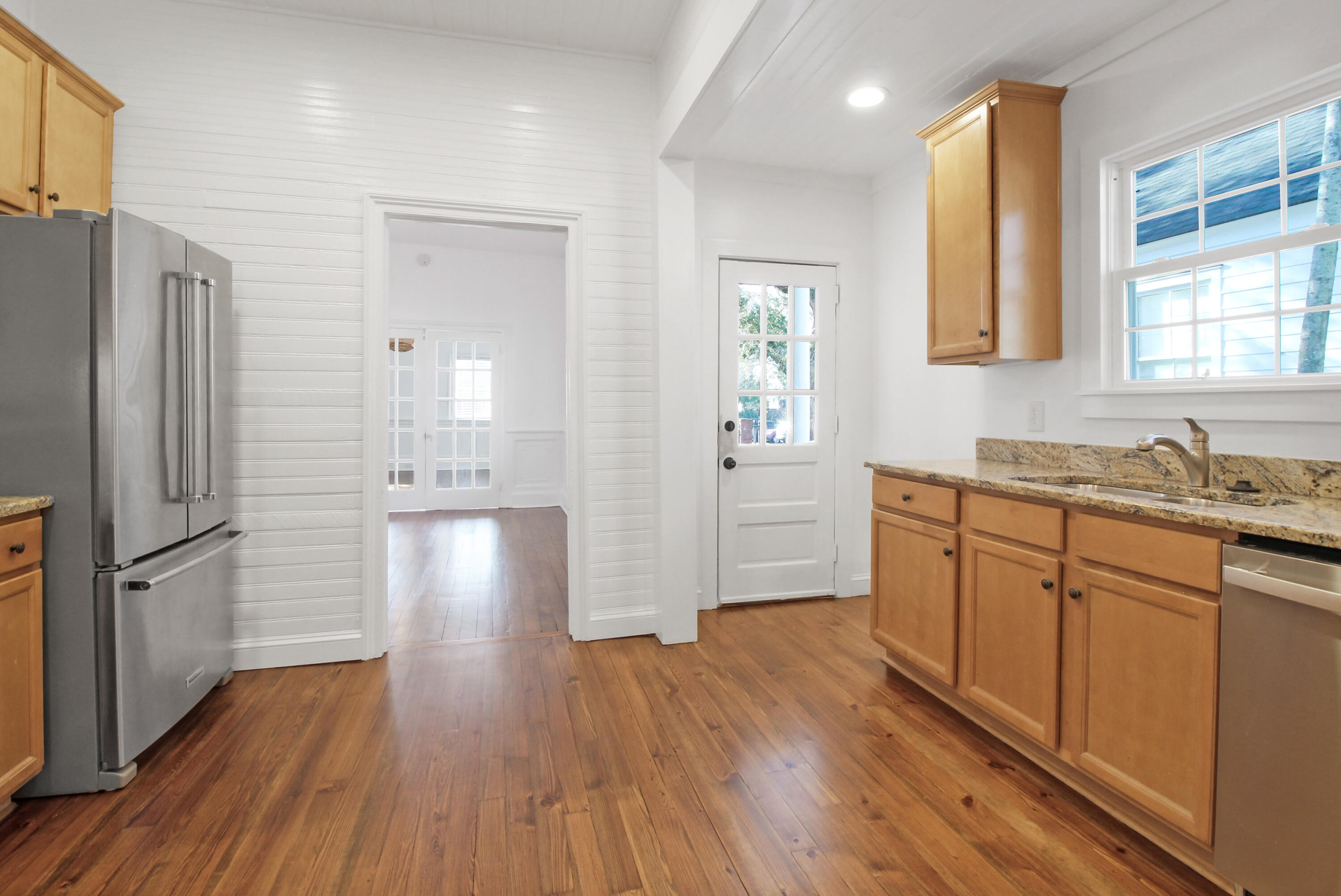 16 Moultrie Street Charleston, SC 29403 - Photo 27 of 43 18