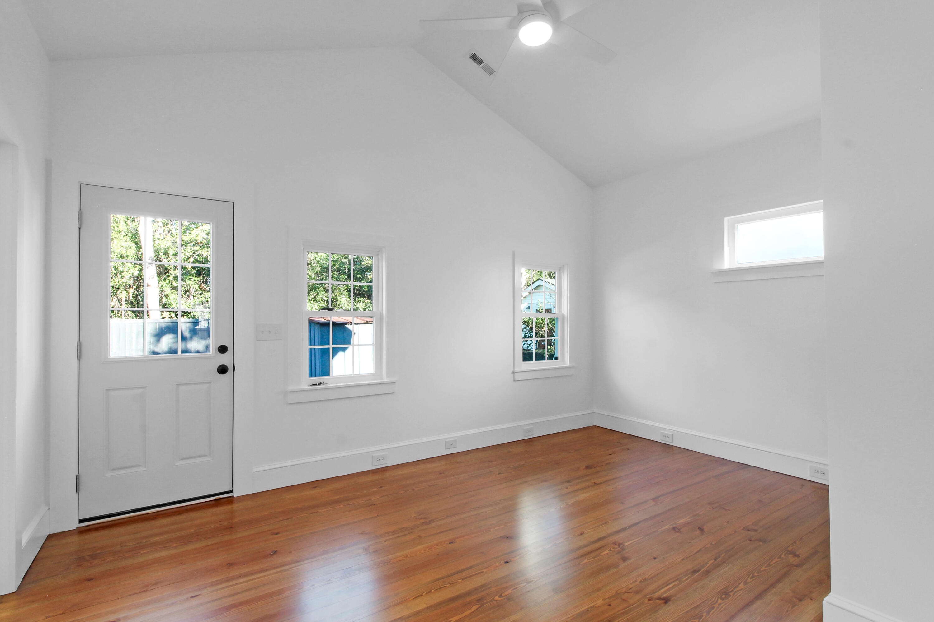 16 Moultrie Street Charleston, SC 29403 - Photo 35 of 43 26