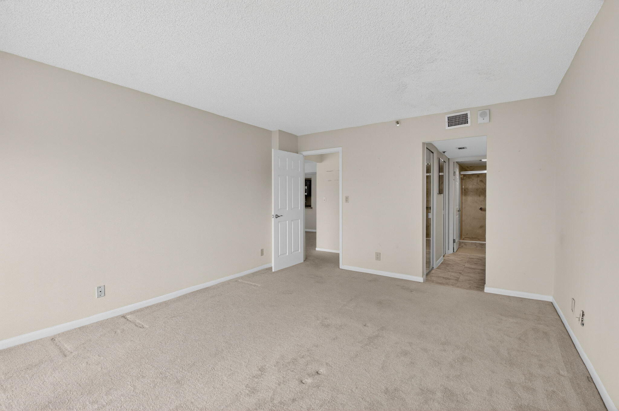 6420 Boca Del Mar Drive, Unit 305 Boca Raton, FL 33433 - Photo 22 of 48 23-web-or-mls-DSC_8024