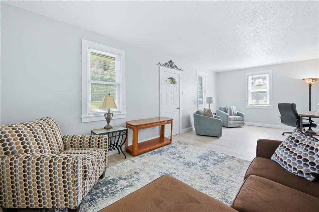 2310 South Keel Ridge Road Hermitage, PA 16148 - Photo 10 of 50 LIVING ROOM