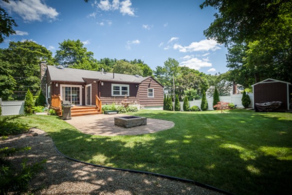 17 Fairview Road Lynnfield, MA 01940 - Photo 1 of 17 Gallery Image 1