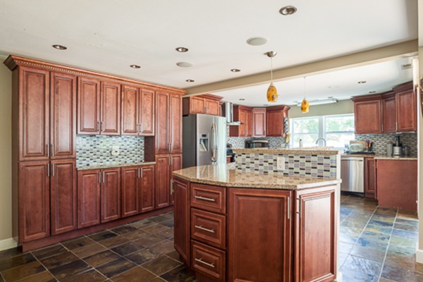 17 Fairview Road Lynnfield, MA 01940 - Photo 4 of 17 Gallery Image 4