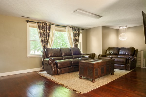 17 Fairview Road Lynnfield, MA 01940 - Photo 7 of 17 Gallery Image 7