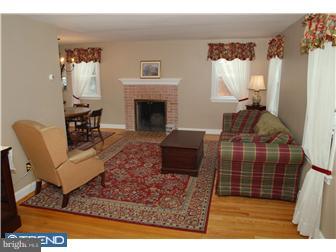 406 Drayton Road Oreland, PA 19075 - Photo 2 of 12 Living Room