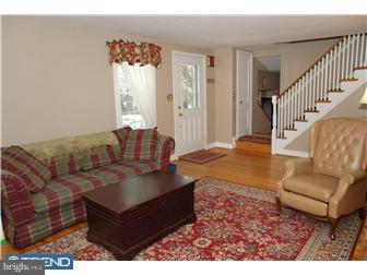 406 Drayton Road Oreland, PA 19075 - Photo 3 of 12 Living Room