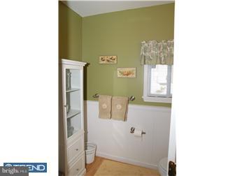 406 Drayton Road Oreland, PA 19075 - Photo 8 of 12 Bathroom