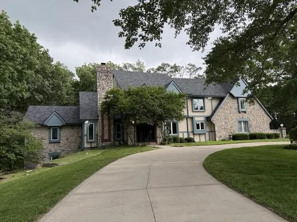 $7,500 | 6807 Cedar Bend, Kansas City, MO 64152