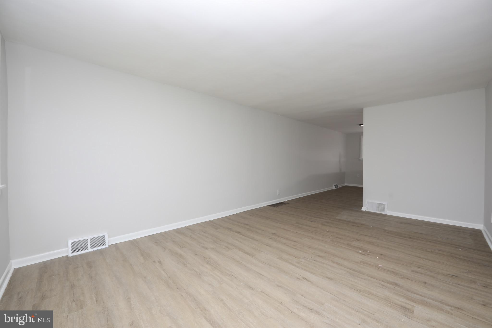 2029 Carter Road Folcroft, PA 19032 - Photo 5 of 32