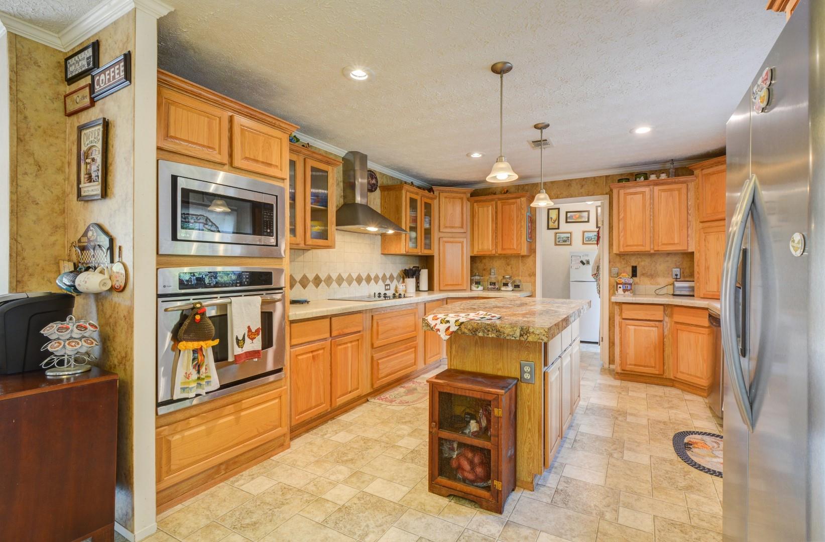 423 Hargis Road Bumpus Mills, TN 37028 - Photo 18 of 24 Kitchen Stainless Steel appliance
