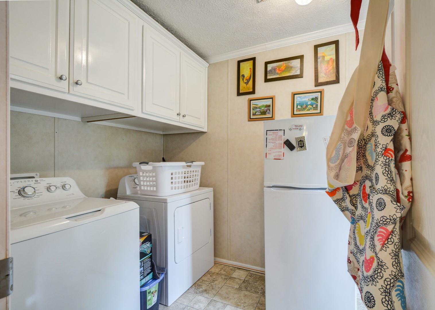 423 Hargis Road Bumpus Mills, TN 37028 - Photo 23 of 24 Laundry room