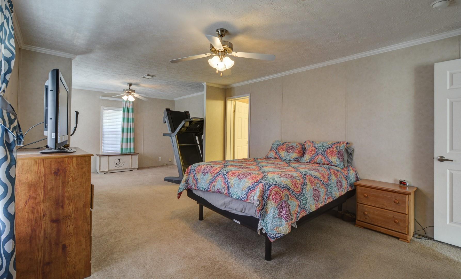 423 Hargis Road Bumpus Mills, TN 37028 - Photo 5 of 24 Master Bedroom with so much space!! a little nook area for a nursery? a reading area? workout area?
