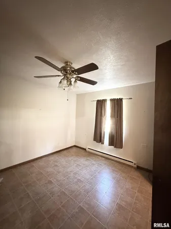 $389,900 | 880 South Rocky Comfort Road, Makanda, IL 62958