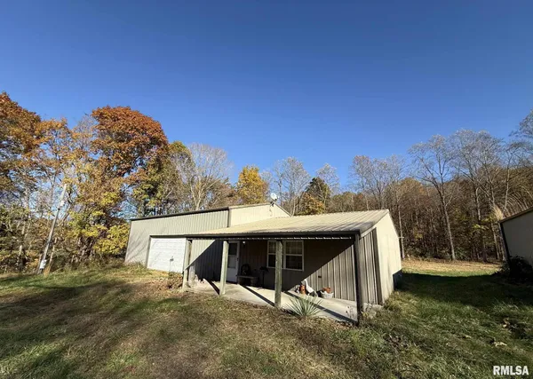 $389,900 | 880 South Rocky Comfort Road, Makanda, IL 62958