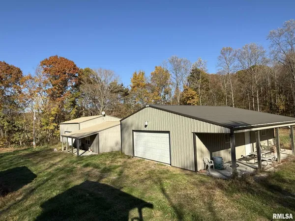 $389,900 | 880 South Rocky Comfort Road, Makanda, IL 62958