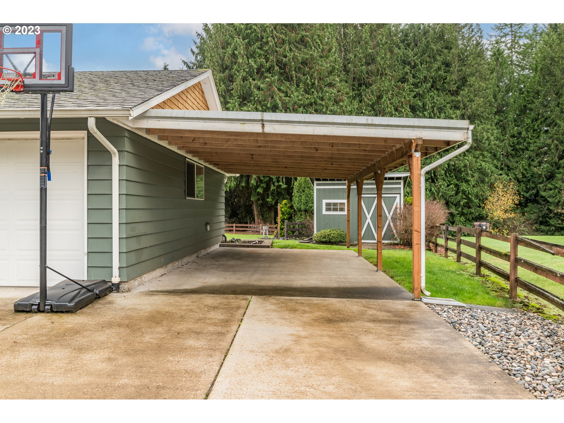 915 Fall Creek Road Longview, WA 98632 - Photo 27 of 31 a view of a backyard