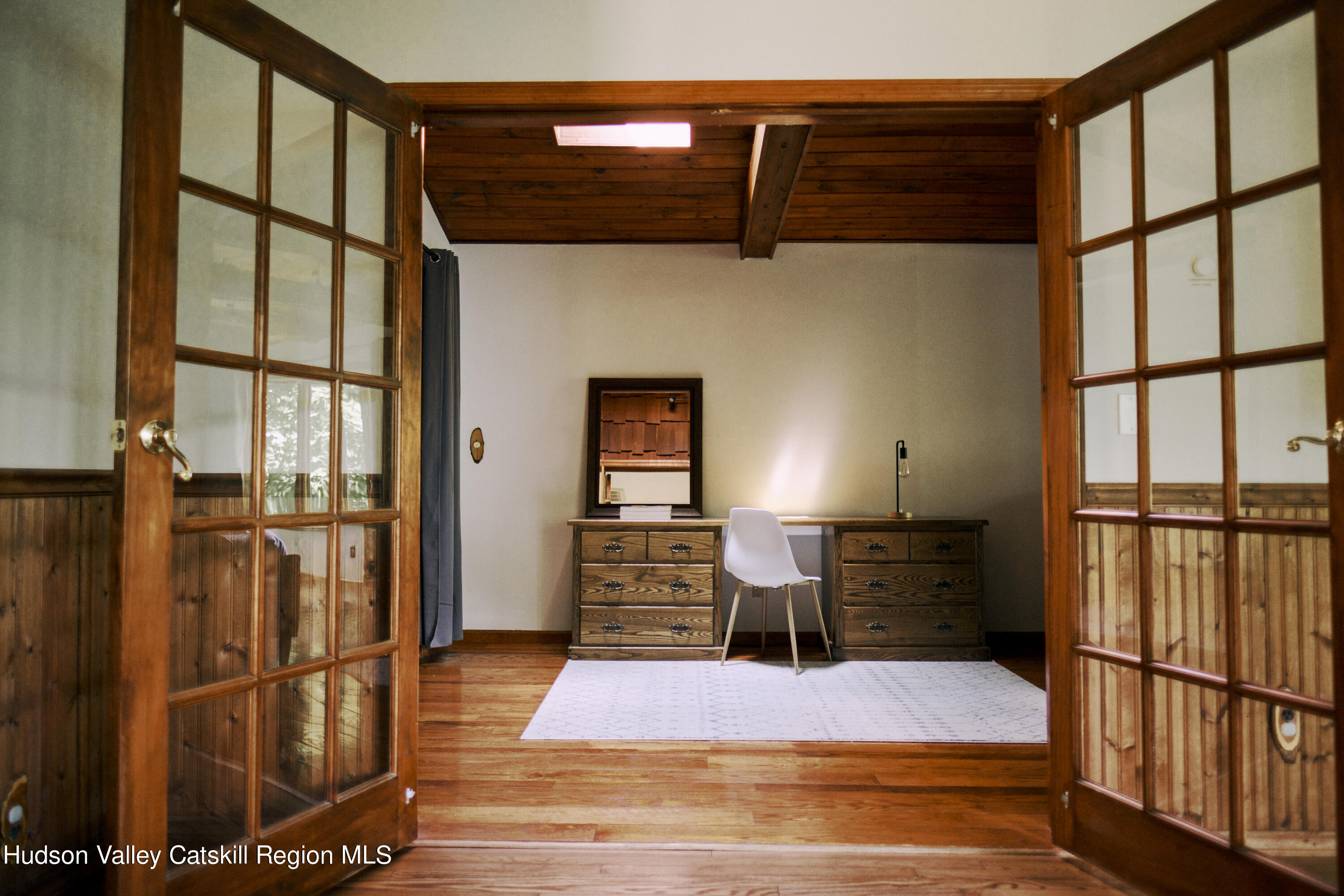 284 Dewitt Mills Road Kingston, NY 12401 - Photo 17 of 36 a living room with furniture