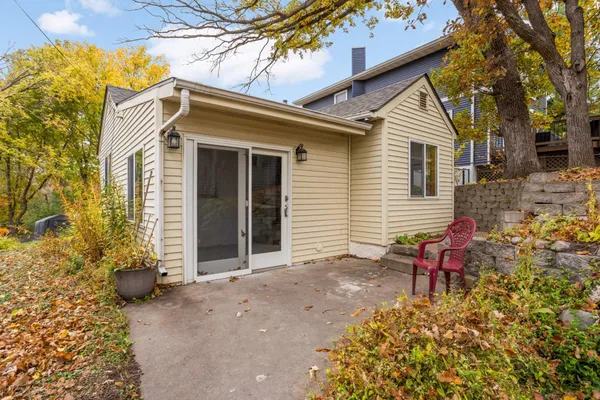 $1,650 | 2340 Ives Lane North, Minneapolis, MN 55441