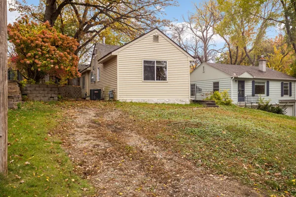 $1,650 | 2340 Ives Lane North, Minneapolis, MN 55441