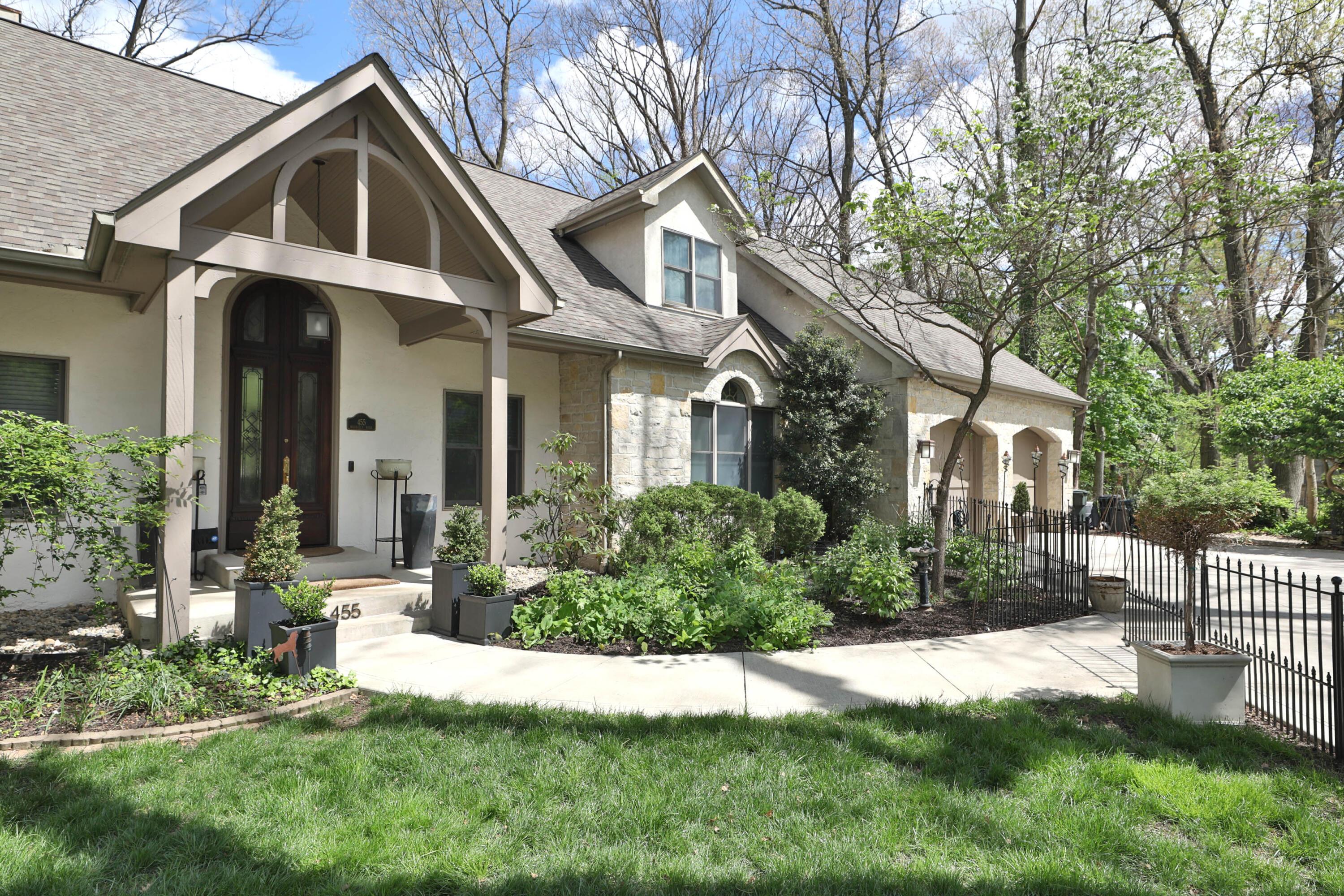 455 Walhalla Road Columbus, OH 43202 - Photo 3 of 71 455-Walhalla-April2026-03