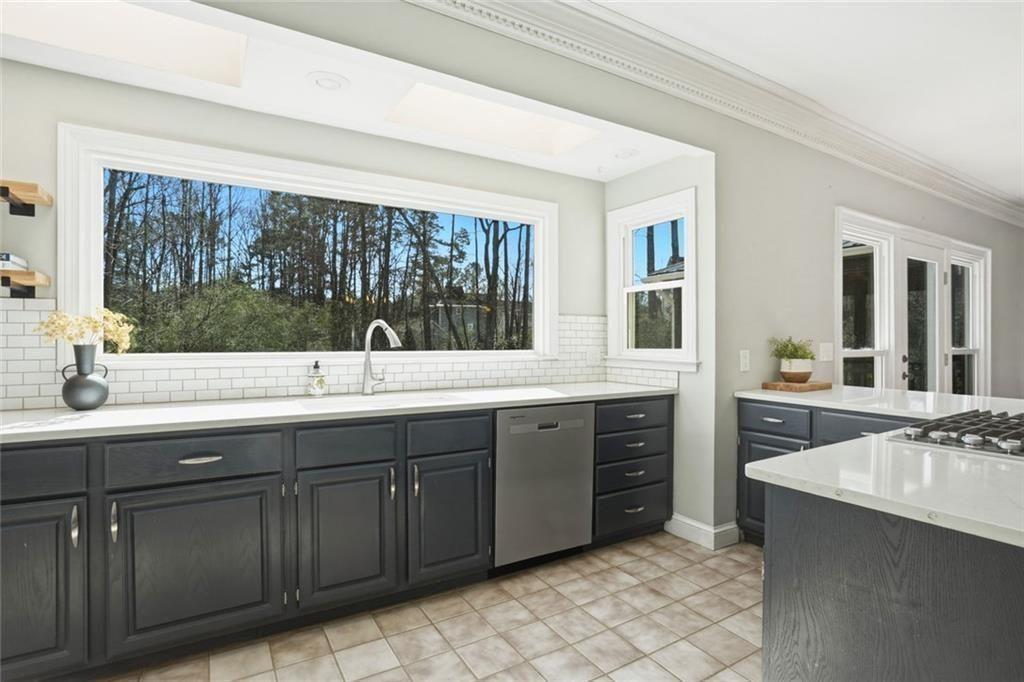 475 Lees Trace Southwest Marietta, GA 30064 - Photo 16 of 54