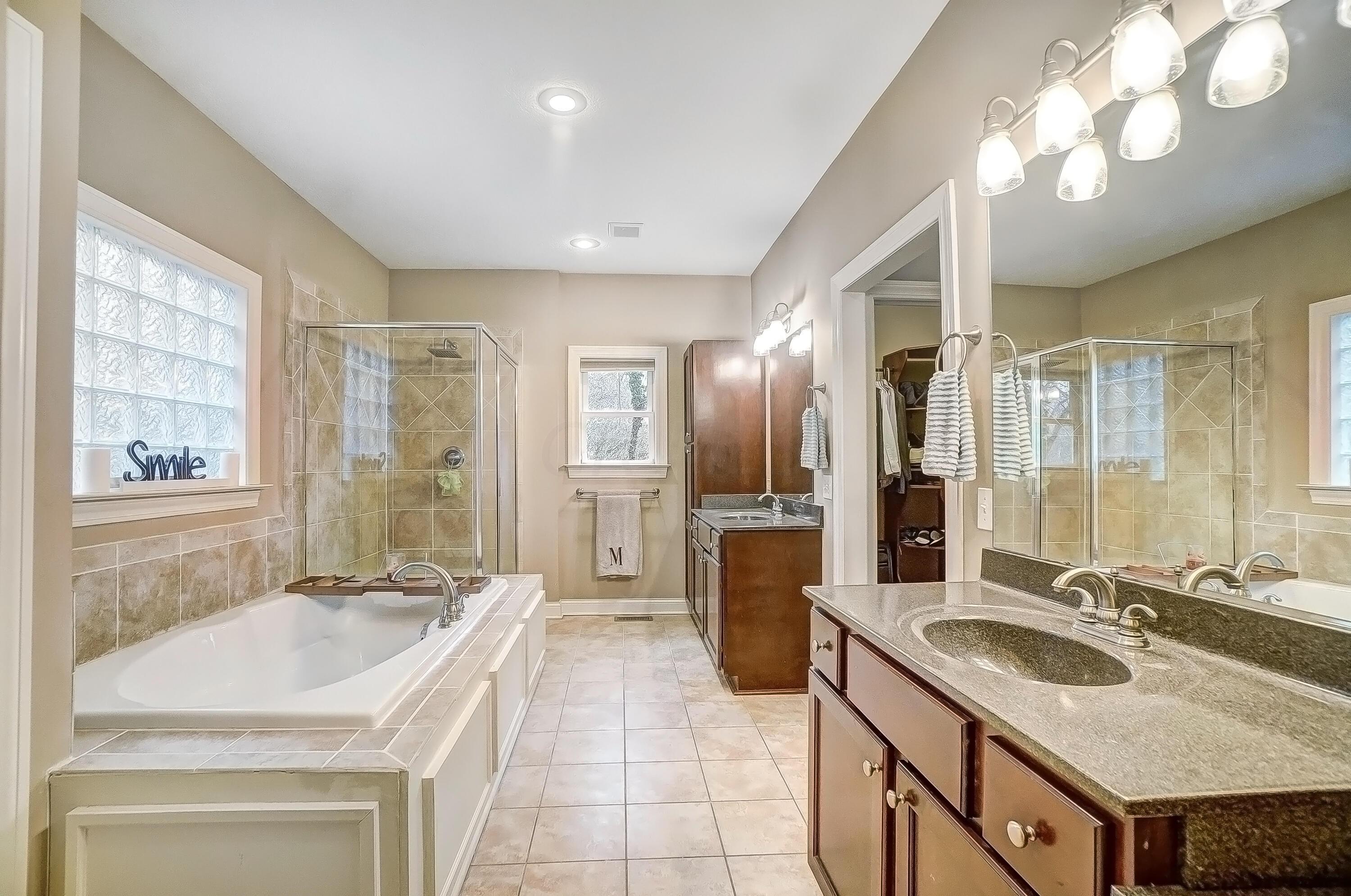 6310 Linworth Road Worthington, OH 43085 - Photo 26 of 80 Primary Bathroom