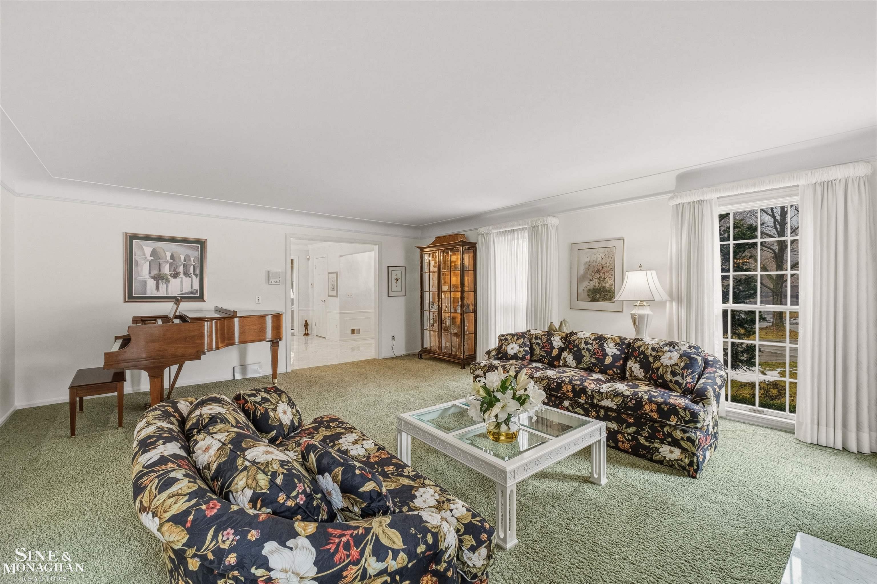 551 Renaud Road Grosse Pointe, MI 48236 - Photo 8 of 61 50200229-67e8fc93-1b40-4ef9-b0f3-d93d678f1b80.JPG