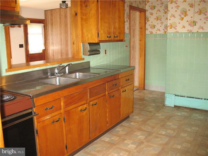 220 Bull Run Road Ewing, NJ 08638 - Photo 4 of 8