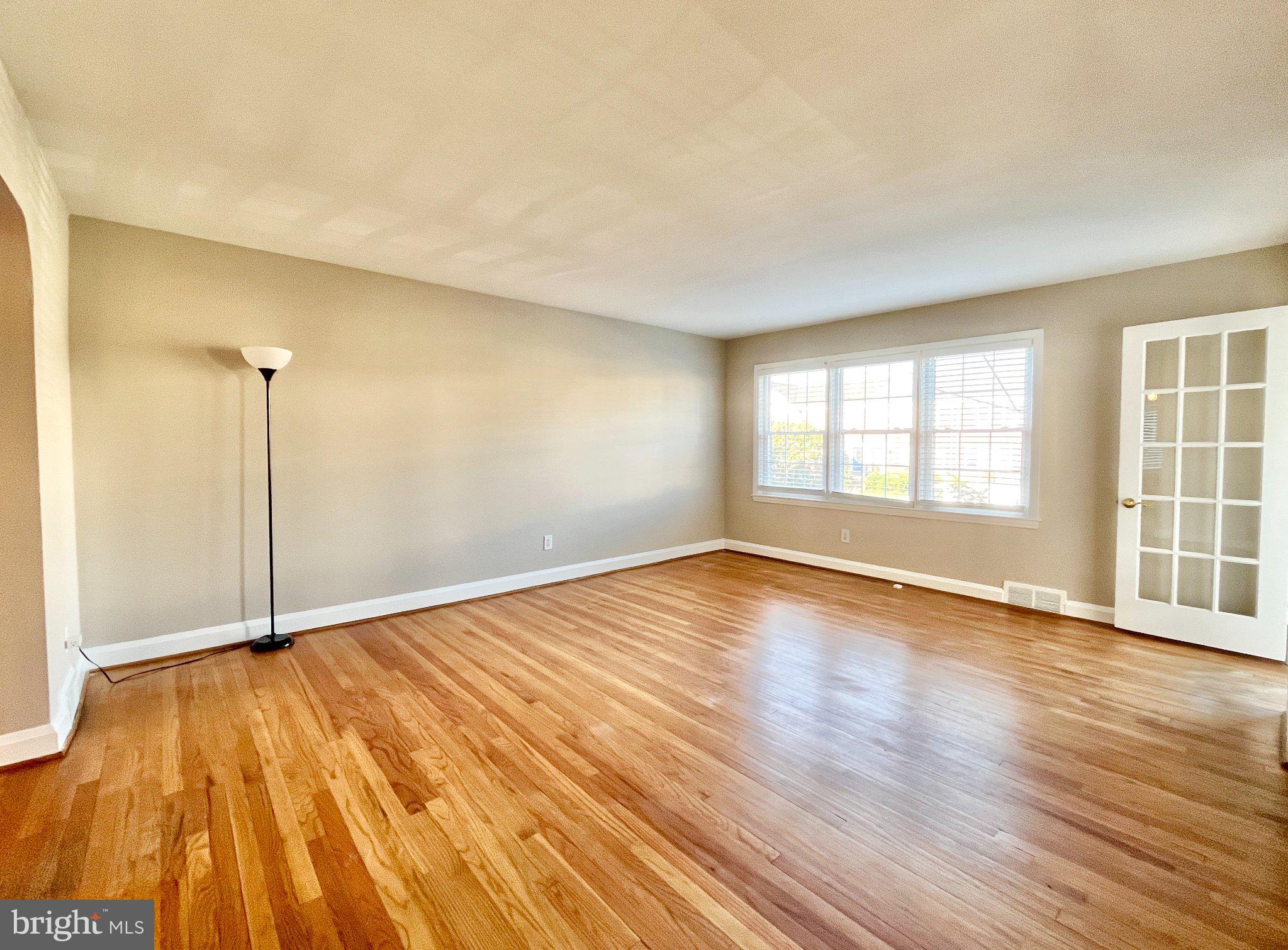 1872 Edgewood Road Towson, MD 21286 - Photo 10 of 48 Living Room