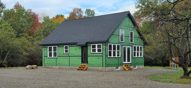 $299,900 | 120 Harbor Road, Bryant Pond, ME 04219