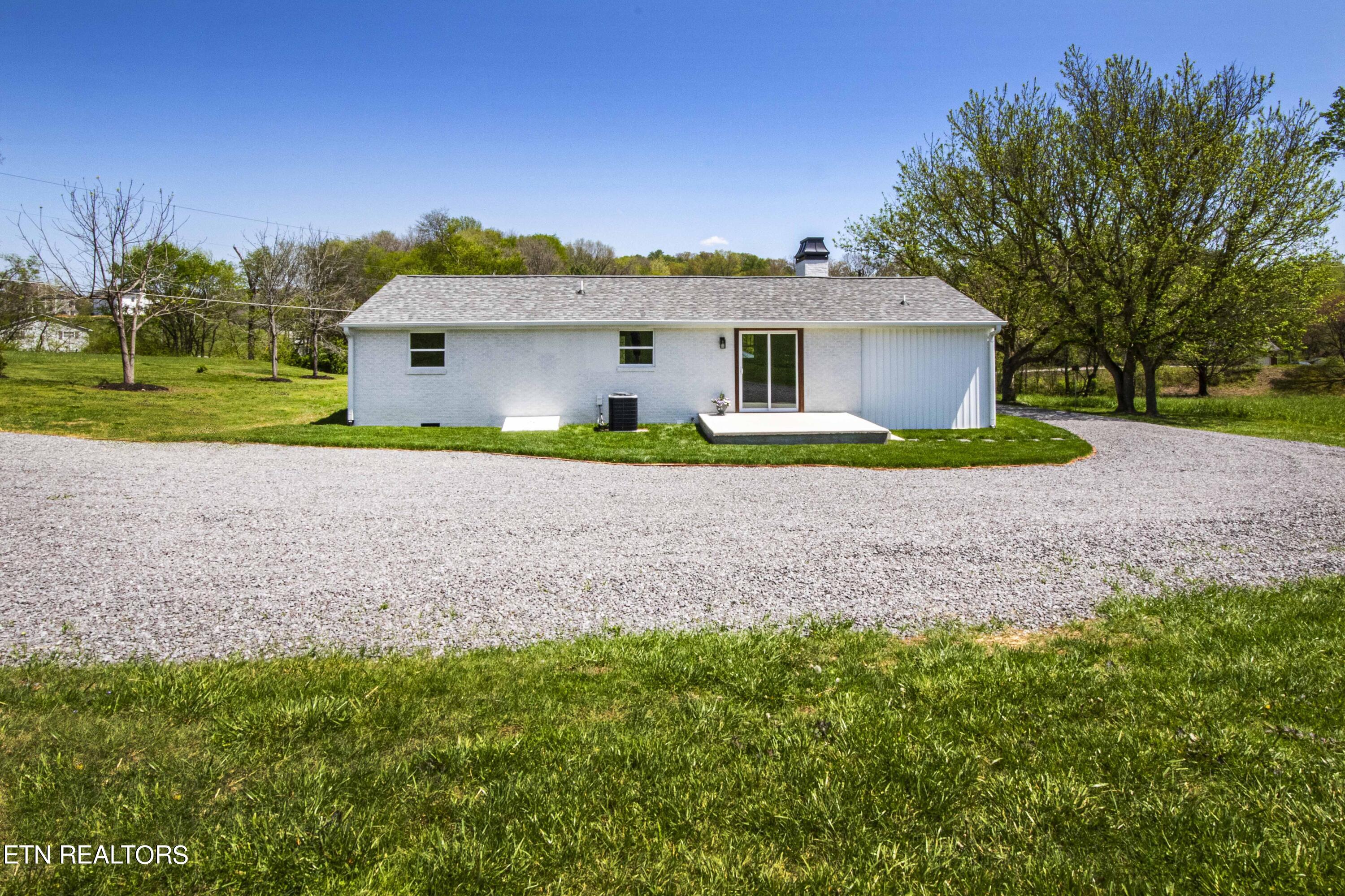 8009 Bishop Road Powell, TN 37849 - Photo 36 of 40 C49EF93A-9671-4543-A120-984AD5DC072B