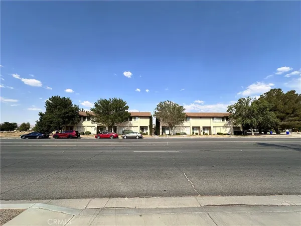 $1,895,000 | 12745 Navajo Road, Apple Valley, CA 92308