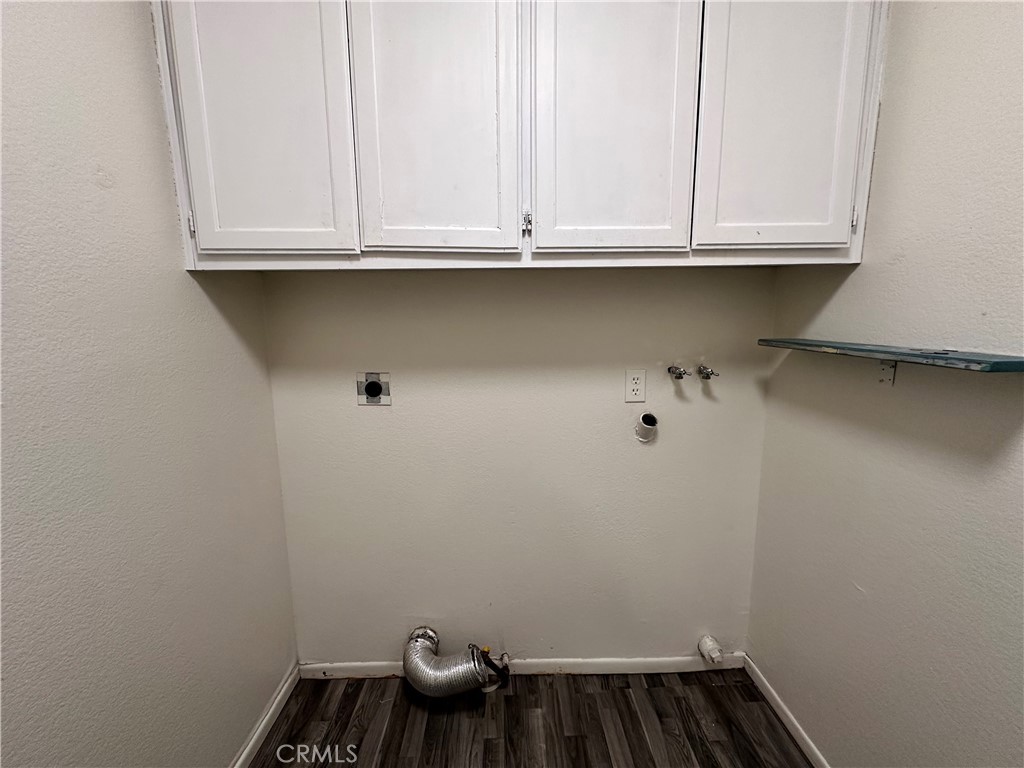 12745 Navajo Road Apple Valley, CA 92308 - Photo 10 of 24 Unit 6: Washer and Dryer Hookup in Downstairs Bathroom