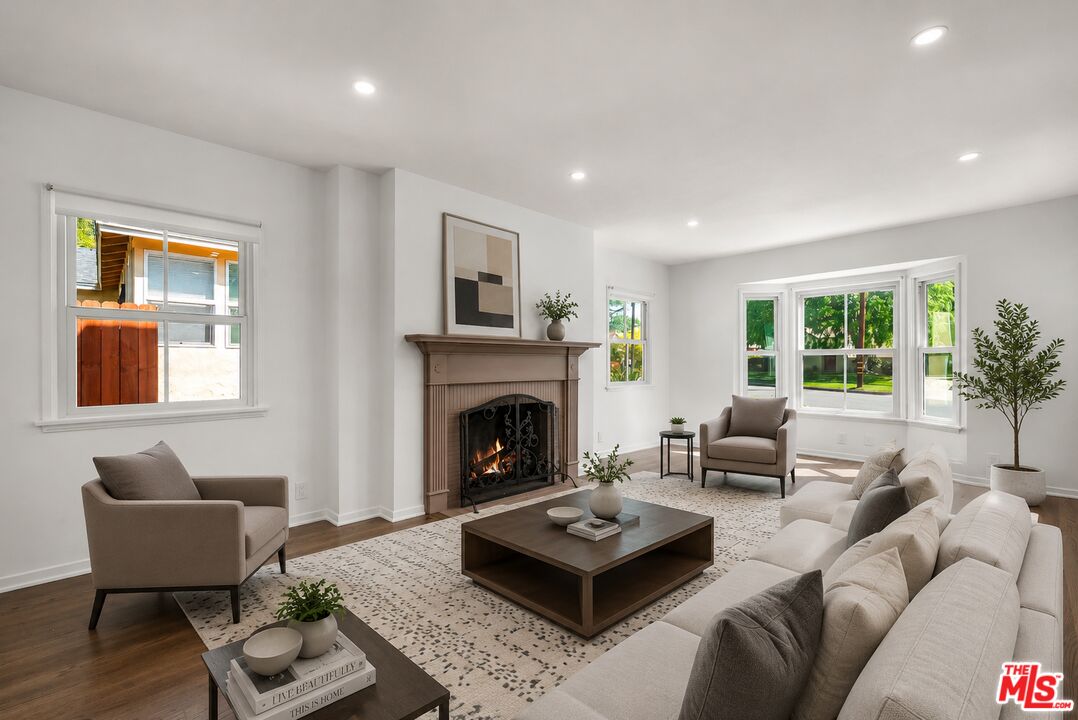 1091 Palm Terrace Pasadena, CA 91104 - Photo 5 of 34