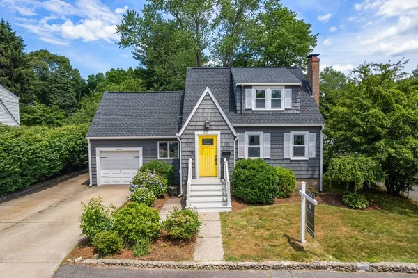 $800,000 | 18 Margaret Street, Norwood, MA 02062