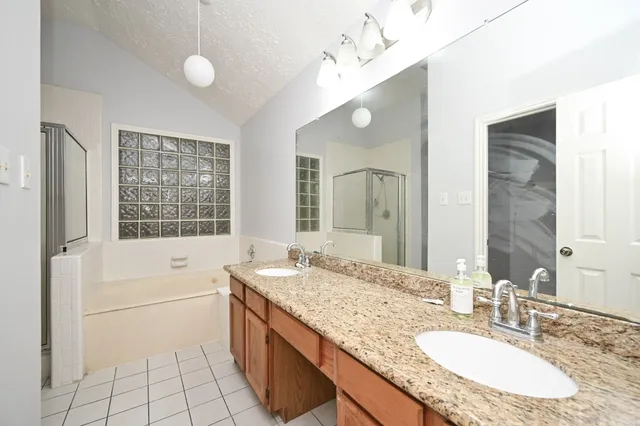 $2,050 | 3551 Santa Rosa Lane, Sugar Land, TX 77478