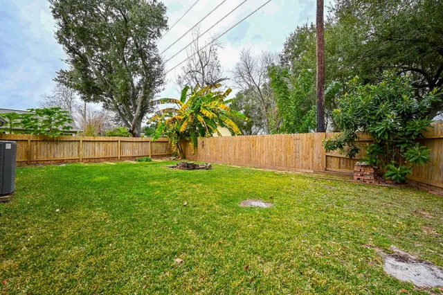 $2,050 | 3551 Santa Rosa Lane, Sugar Land, TX 77478